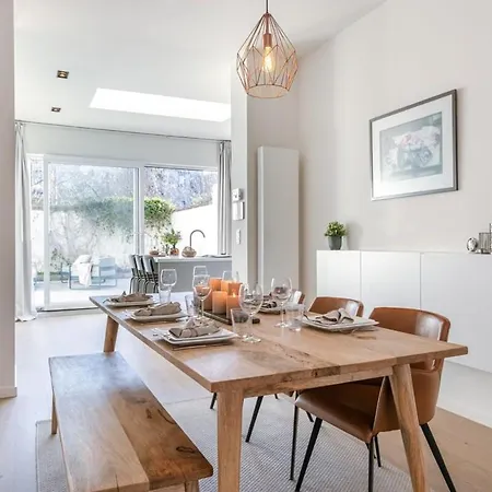 House With Large And Sunny Terrace Holiday home *