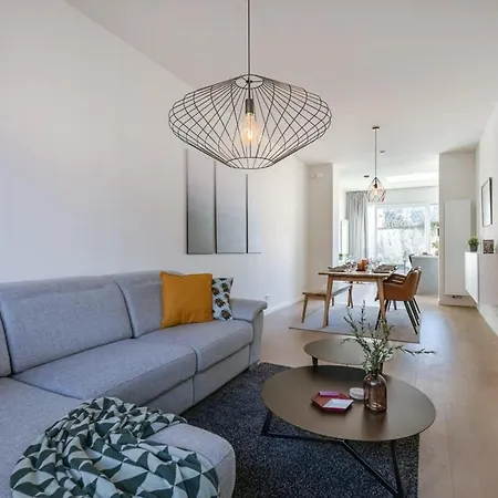 House With Large And Sunny Terrace *