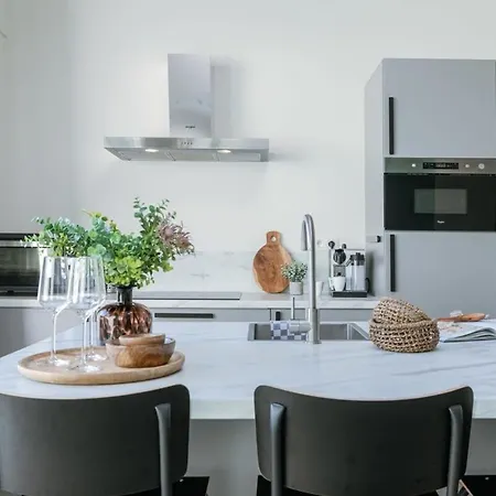 House With Large And Sunny Terrace Anversa